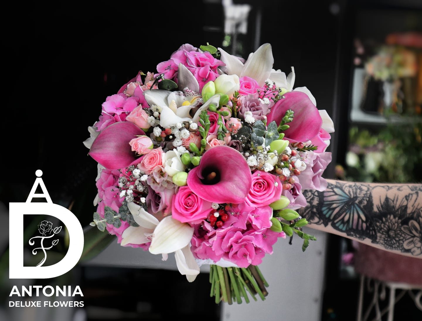 Antonia Deluxe Flowers
