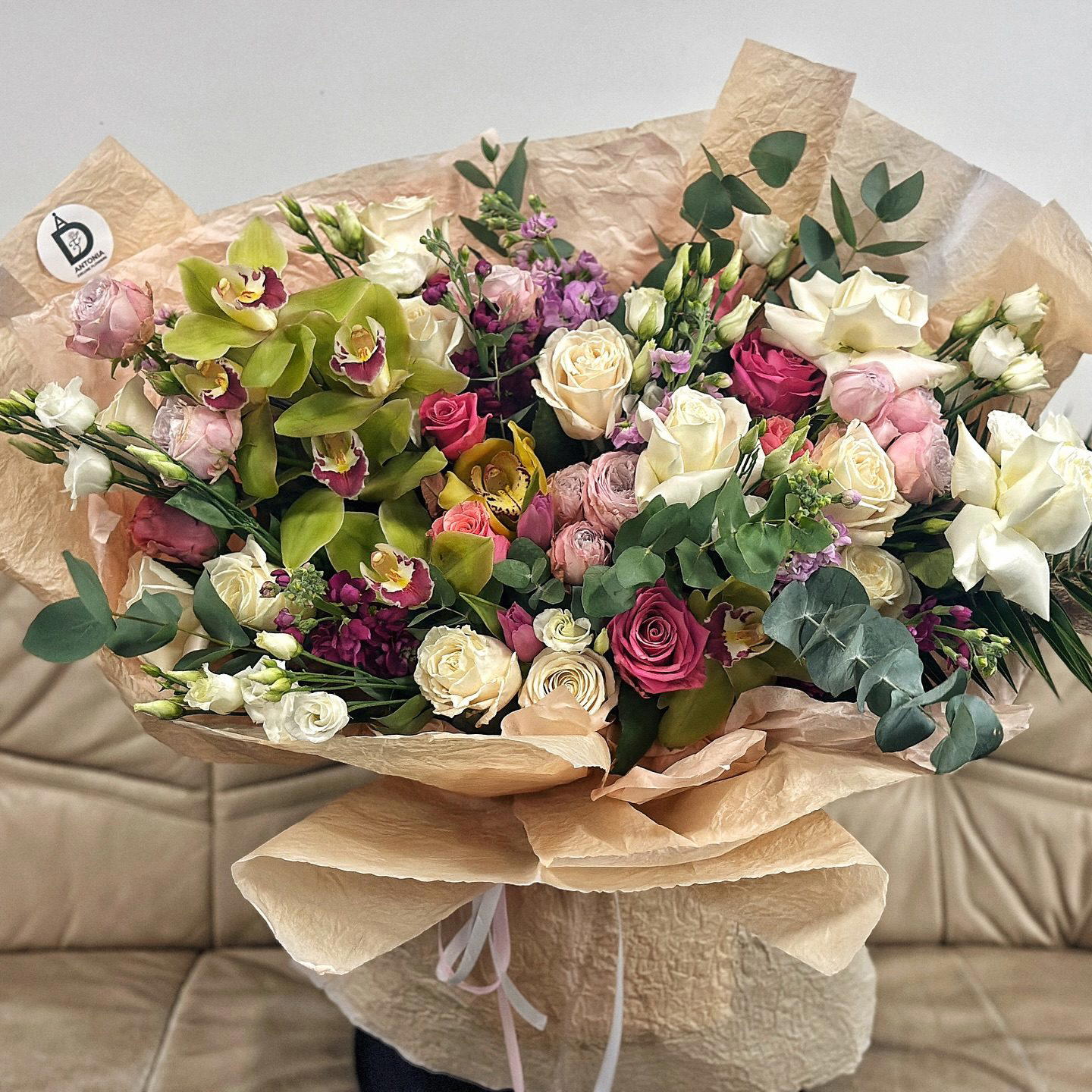 Antonia Deluxe Flowers