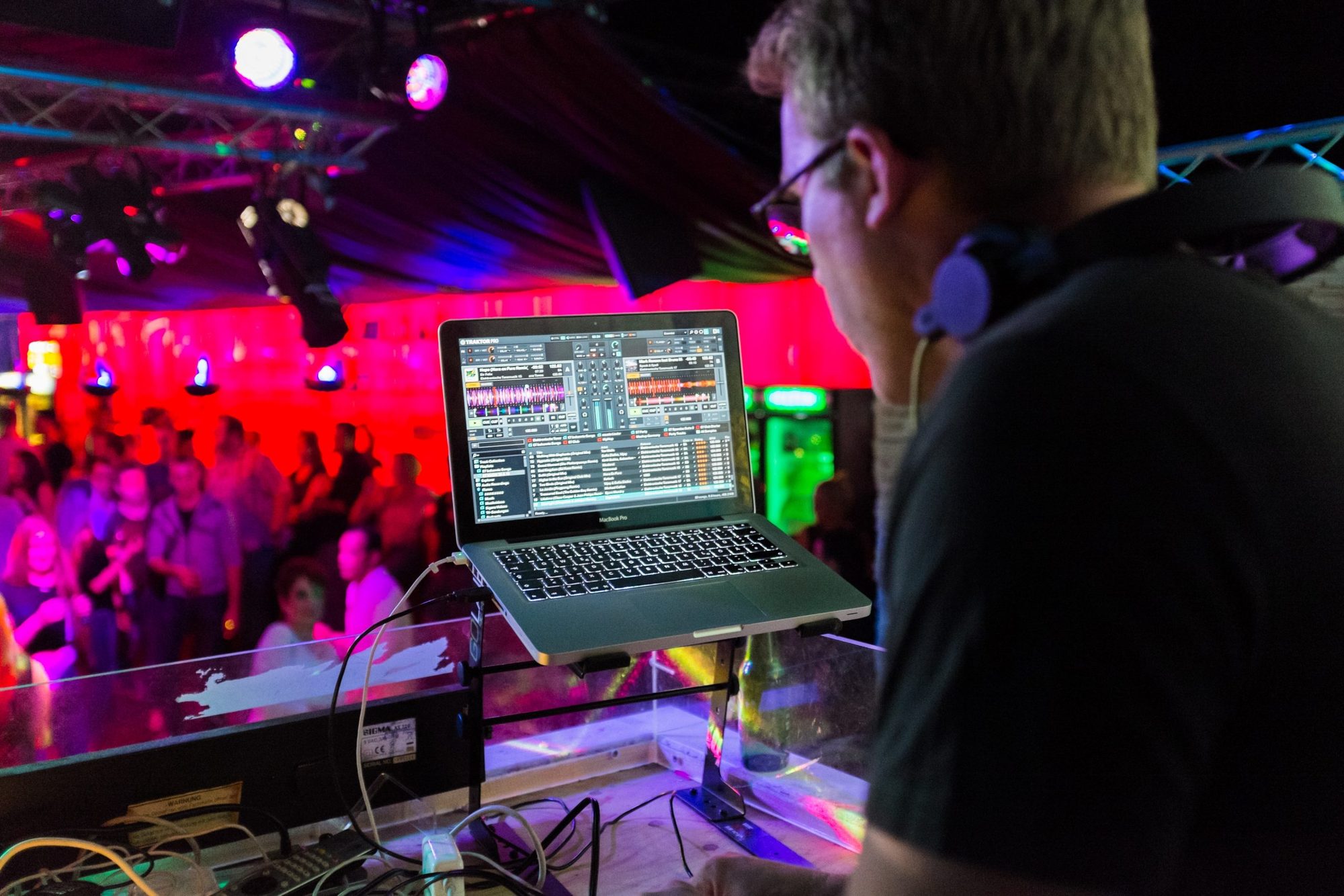 DJ Nunti, Foto si Video