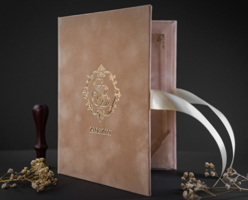 LuxuryInvitations