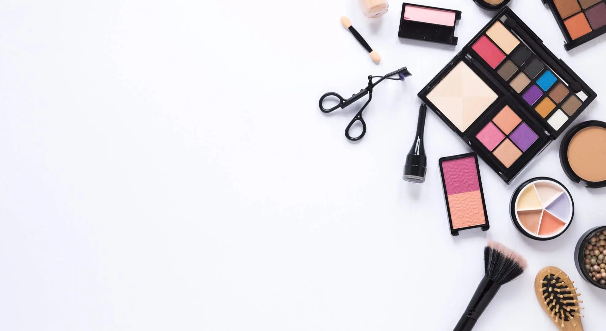 Regenerate with Raluca Leașcu - Make-up Artist & Trainer Curs Automachiaj | Cosmetolog