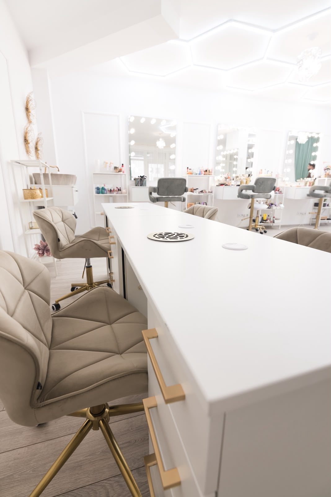 ICONIC Beauty Studio 1.0