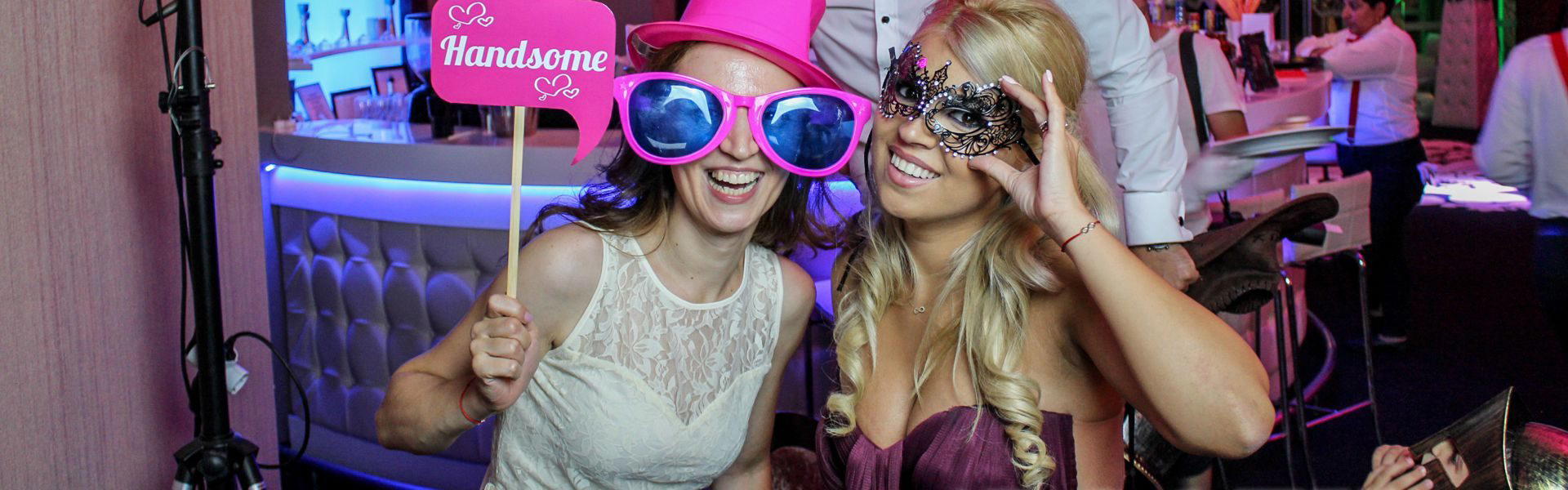 Cabina foto nunta, photo booth petrecere - iBooth Bucuresti