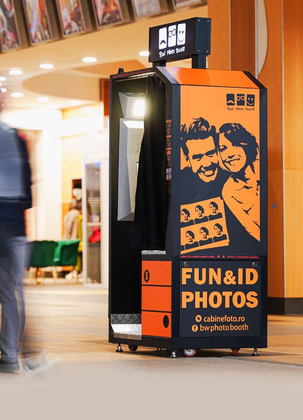 BW Photo Booth - Cabină foto - Shopping City Galați
